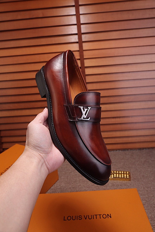 LV Men shoes 1;1 quality-1967