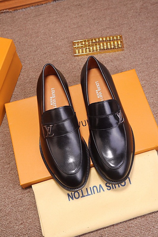 LV Men shoes 1;1 quality-1968