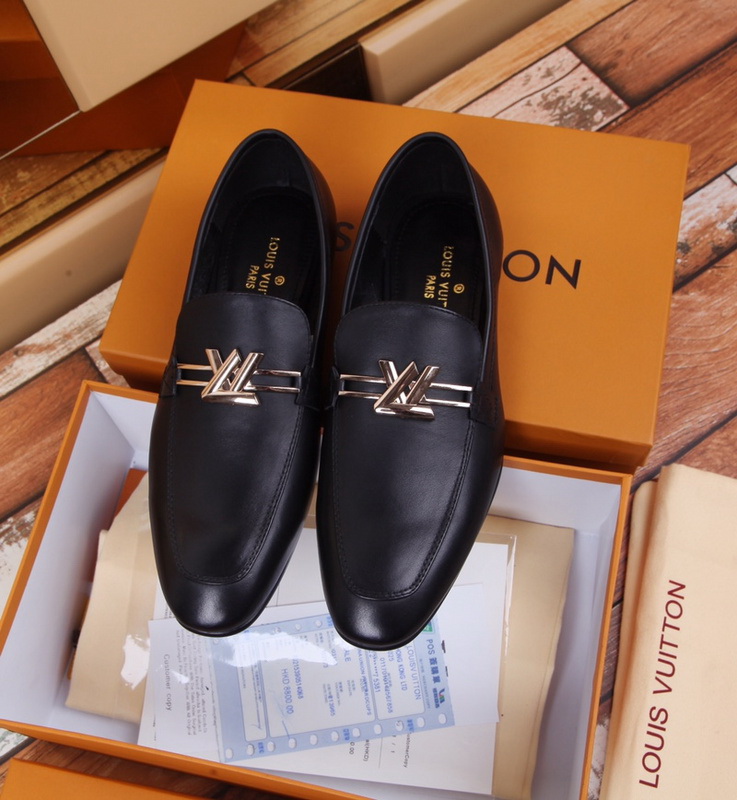 LV Men shoes 1;1 quality-1975