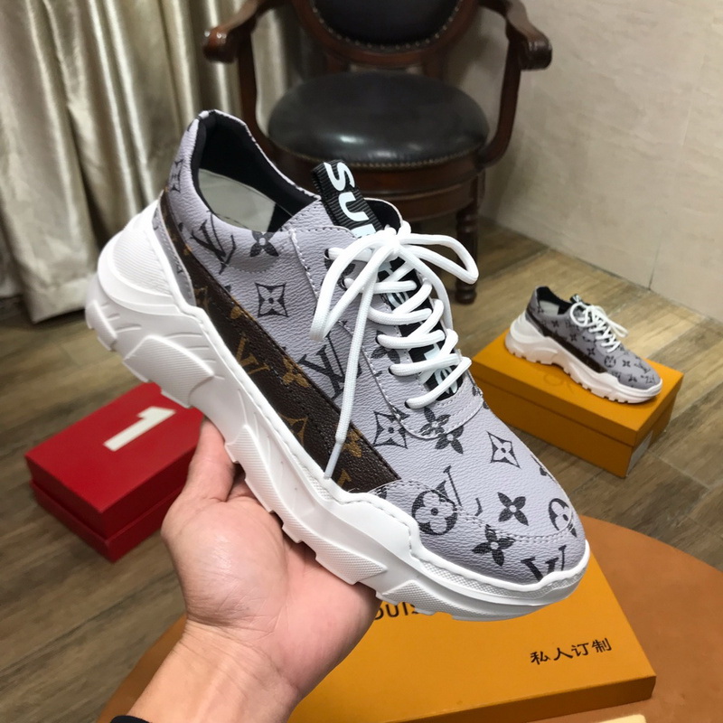 LV Men shoes 1;1 quality-2015