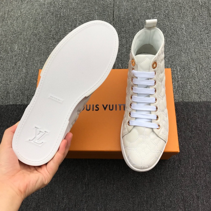 LV Men shoes 1;1 quality-2030