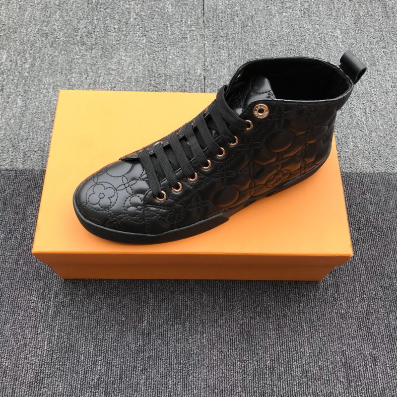 LV Men shoes 1;1 quality-2032