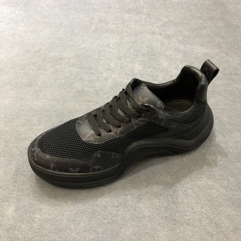 LV Men shoes 1;1 quality-2047