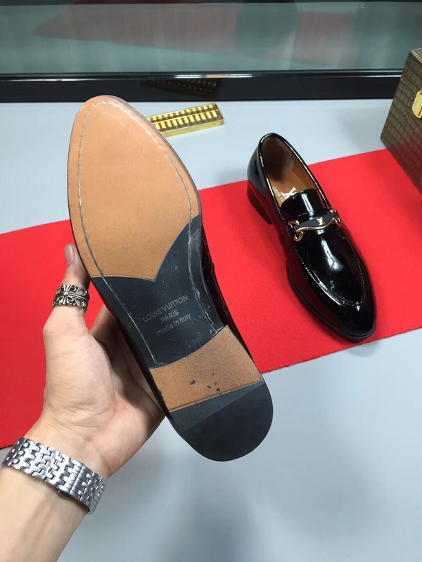 LV Men shoes 1;1 quality-2065