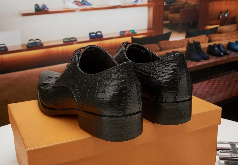 LV Men shoes 1;1 quality-2094