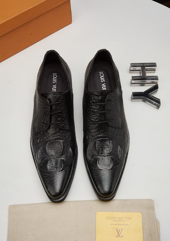 LV Men shoes 1;1 quality-2094