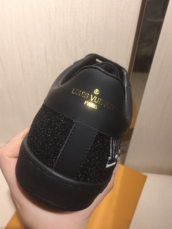 LV Men shoes 1;1 quality-2099