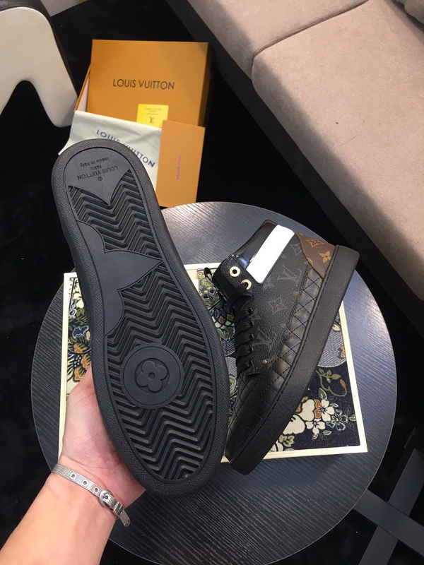 LV Men shoes 1;1 quality-2131