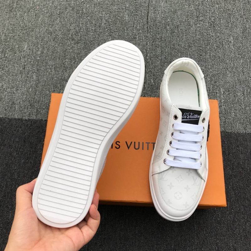 LV Men shoes 1;1 quality-2160