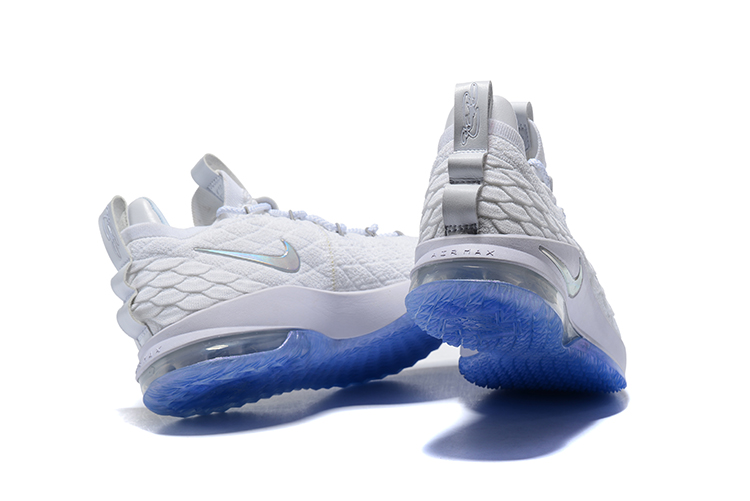 Nike LeBron James 15 Low shoes-010