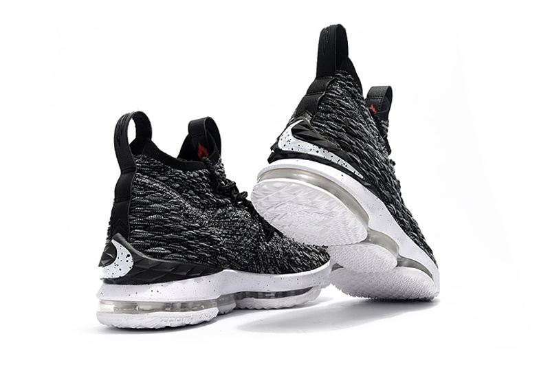 Nike LeBron James 15 shoes-001