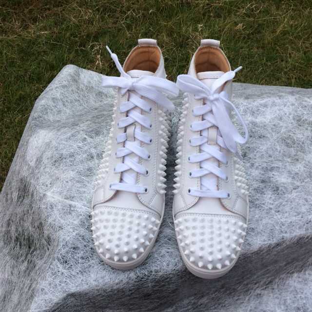 Super Max High End Christian Louboutin Louis Spikes Men′s Flat Sneaker White(with receipt)