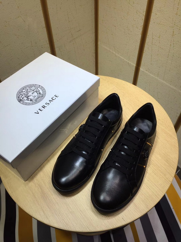 V Men Shoes 1;1 Quality-008