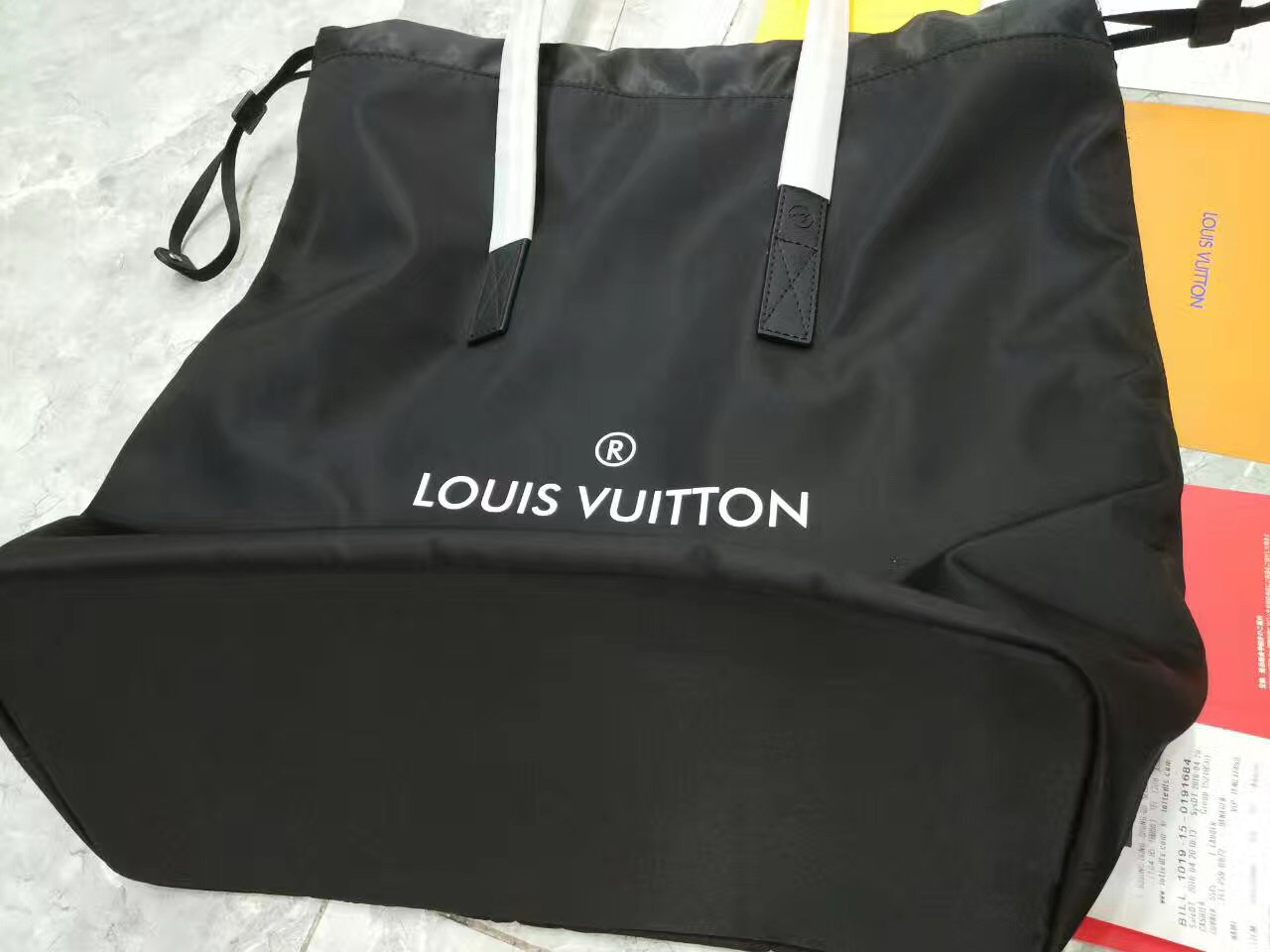 2017 LV Cabas Light bag