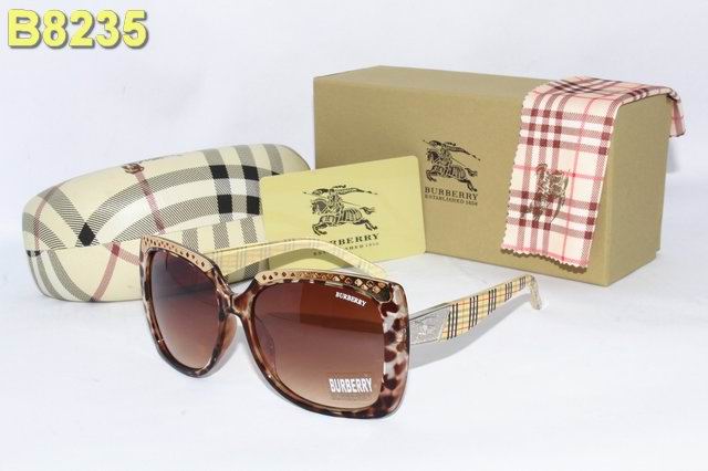 Burberry Sunglasses AAA-032