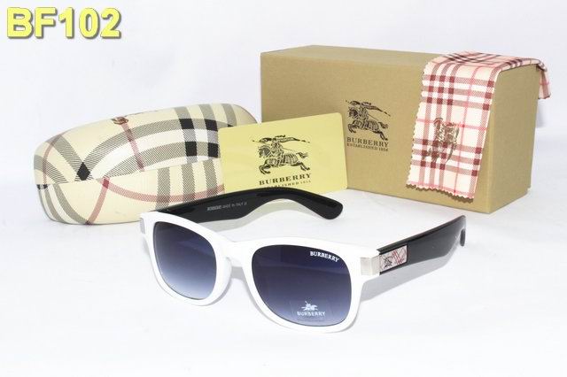 Burberry Sunglasses AAA-042