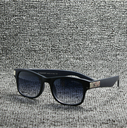Burberry Sunglasses AAA-078
