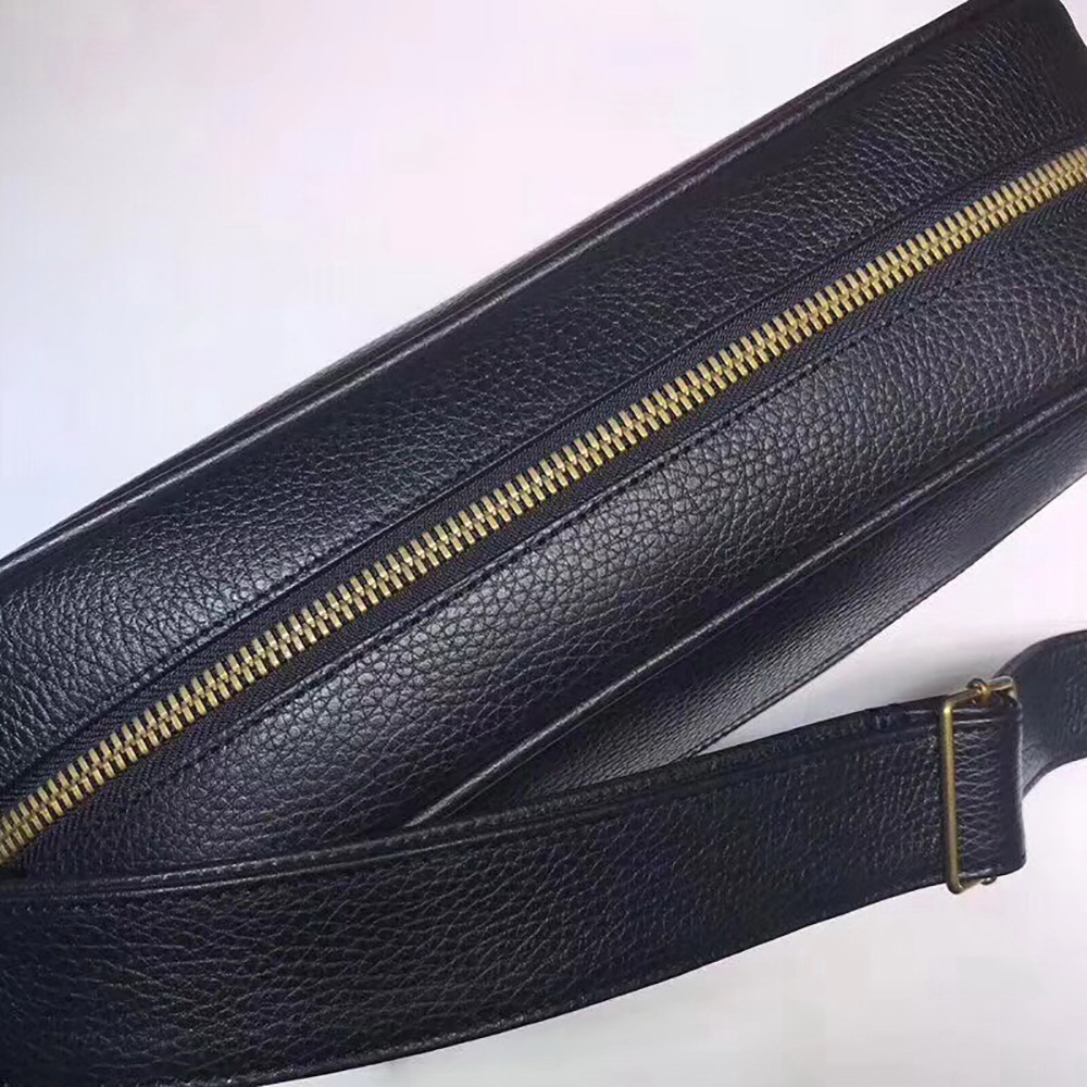 G Print Shoulder Bag with Vintage Logo in BLack Leather(33x22x9cm)
