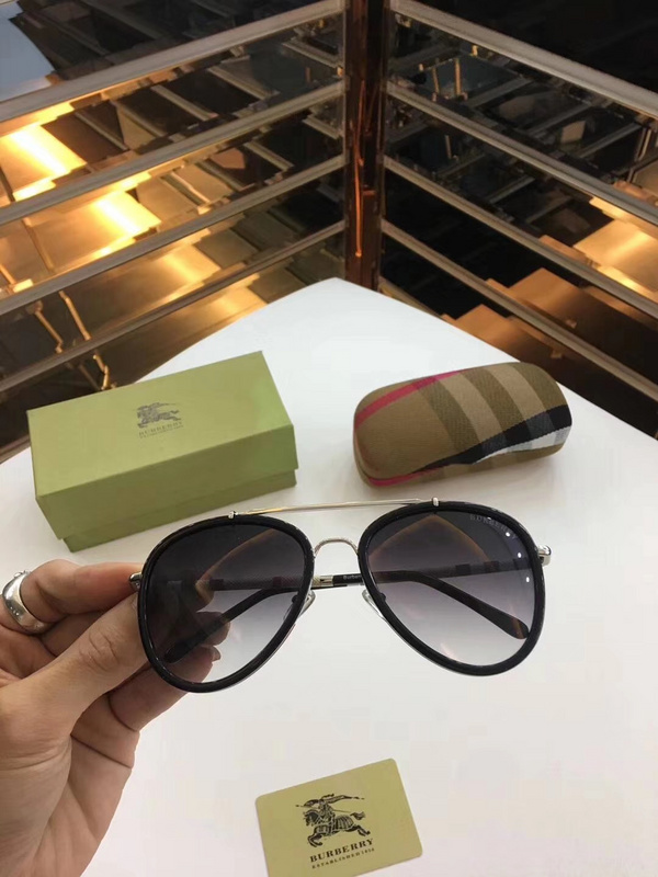 Burberry Sunglasses AAAA-019