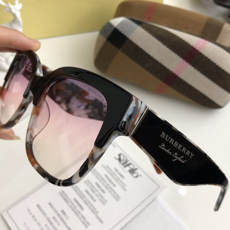 Burberry Sunglasses AAAA-177