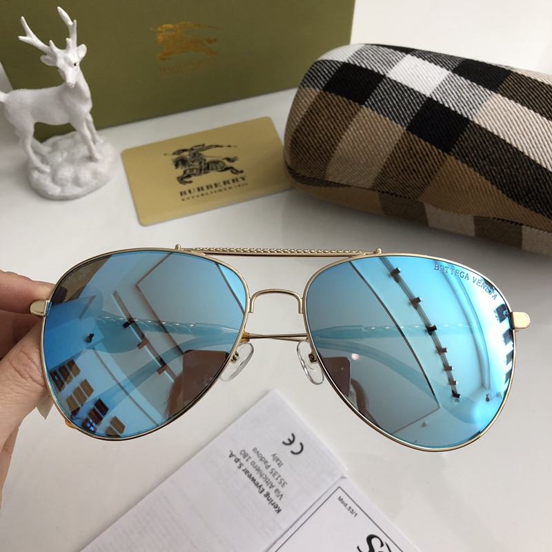 Burberry Sunglasses AAAA-204