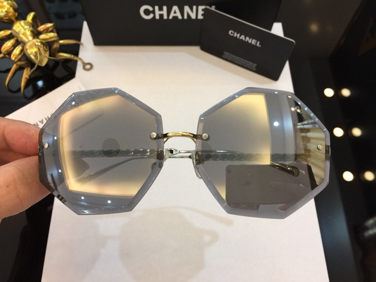 CHNL Sunglasses AAAA-302