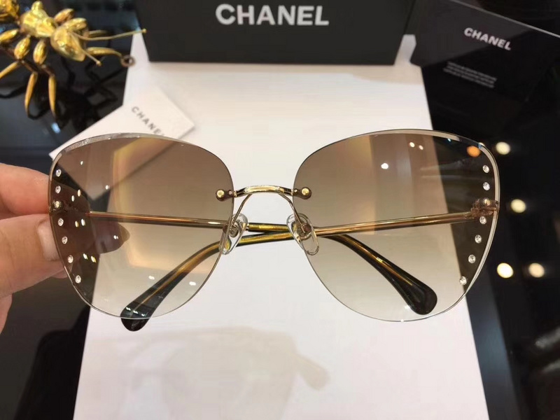 CHNL Sunglasses AAAA-394