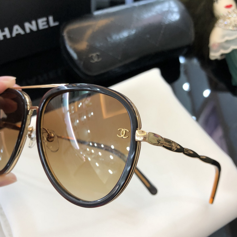 CHNL Sunglasses AAAA-467