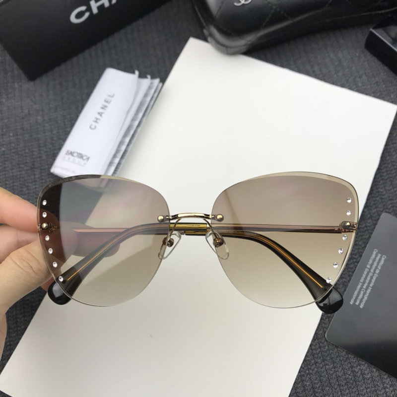 CHNL Sunglasses AAAA-654