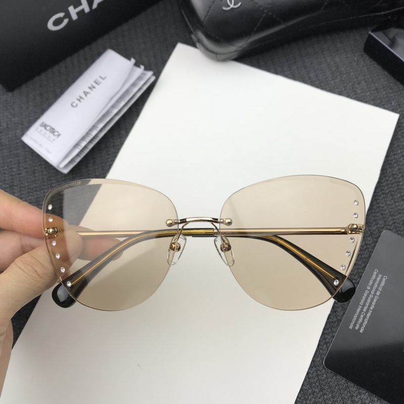 CHNL Sunglasses AAAA-655