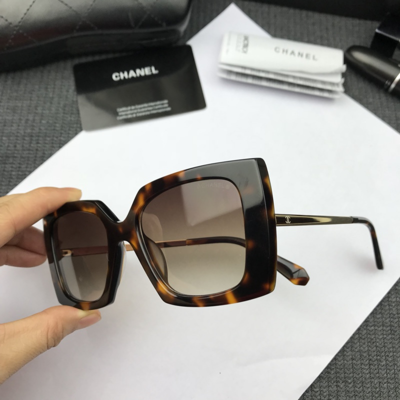 CHNL Sunglasses AAAA-662