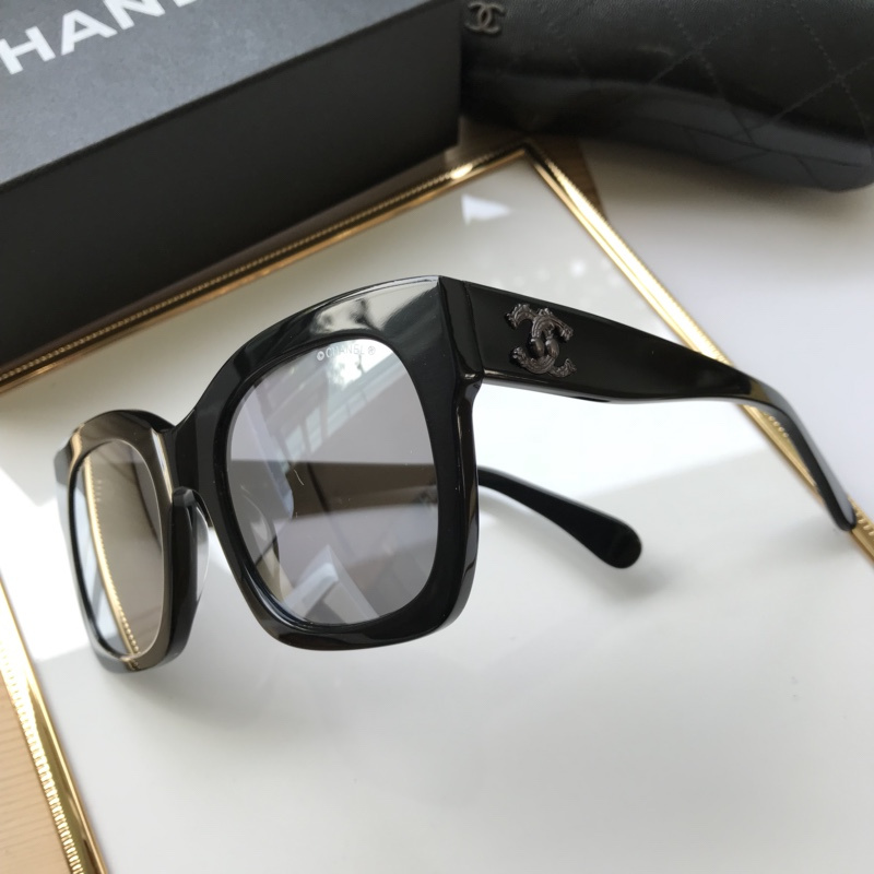 CHNL Sunglasses AAAA-684
