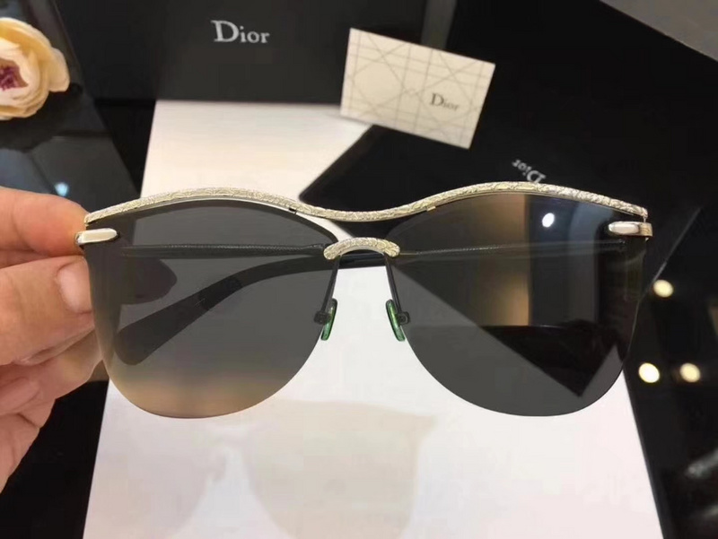 Dior Sunglasses AAAA-056
