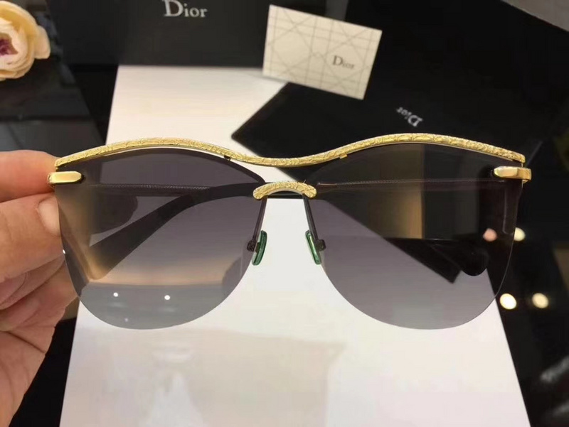 Dior Sunglasses AAAA-057