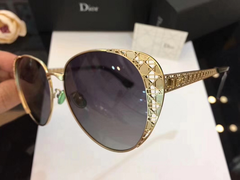 Dior Sunglasses AAAA-085