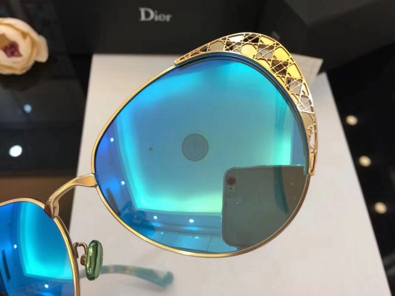 Dior Sunglasses AAAA-104