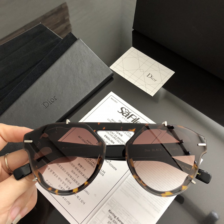 Dior Sunglasses AAAA-1040