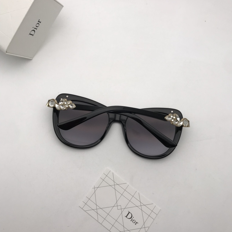 Dior Sunglasses AAAA-1107