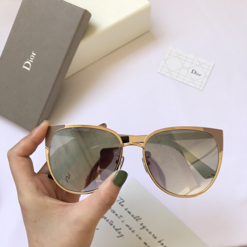Dior Sunglasses AAAA-1177