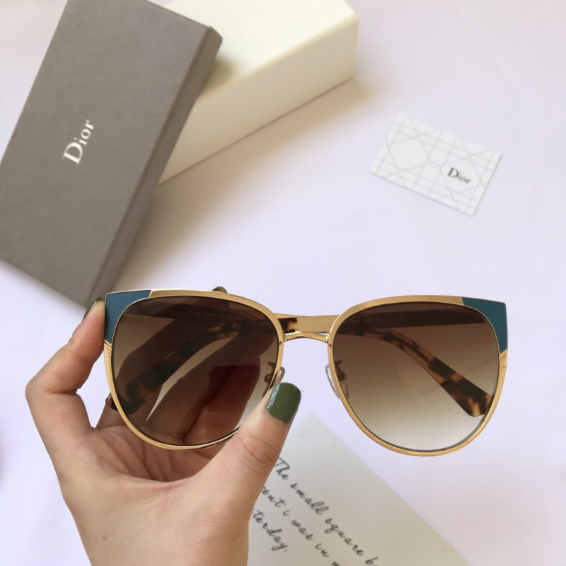 Dior Sunglasses AAAA-1179