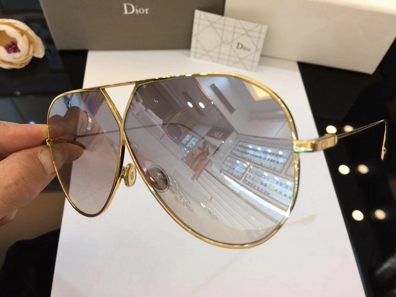 Dior Sunglasses AAAA-118