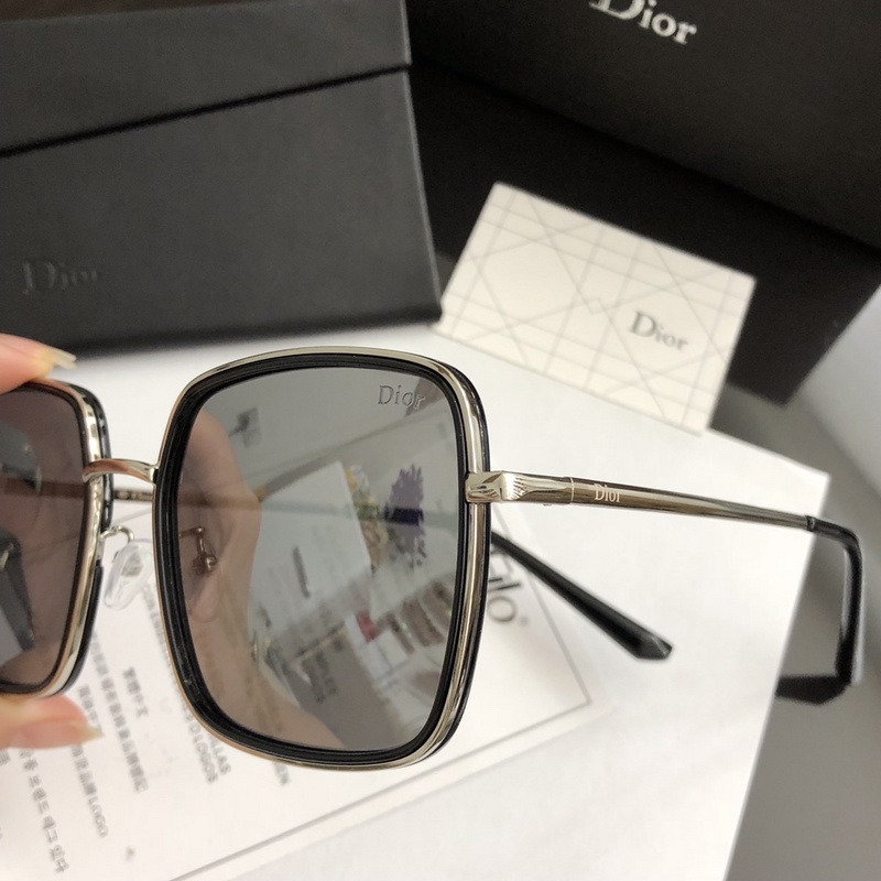 Dior Sunglasses AAAA-1204