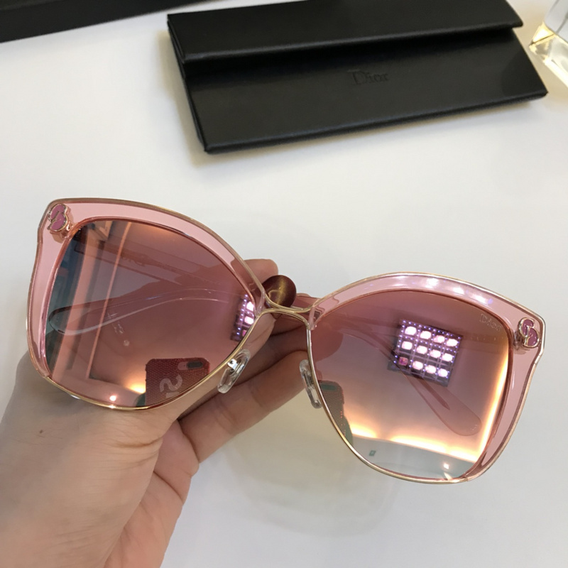 Dior Sunglasses AAAA-124