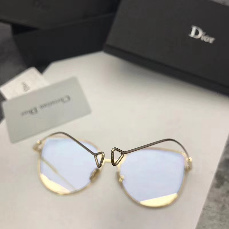 Dior Sunglasses AAAA-174