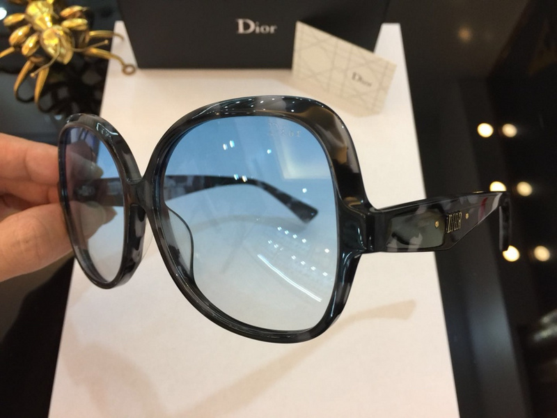 Dior Sunglasses AAAA-263