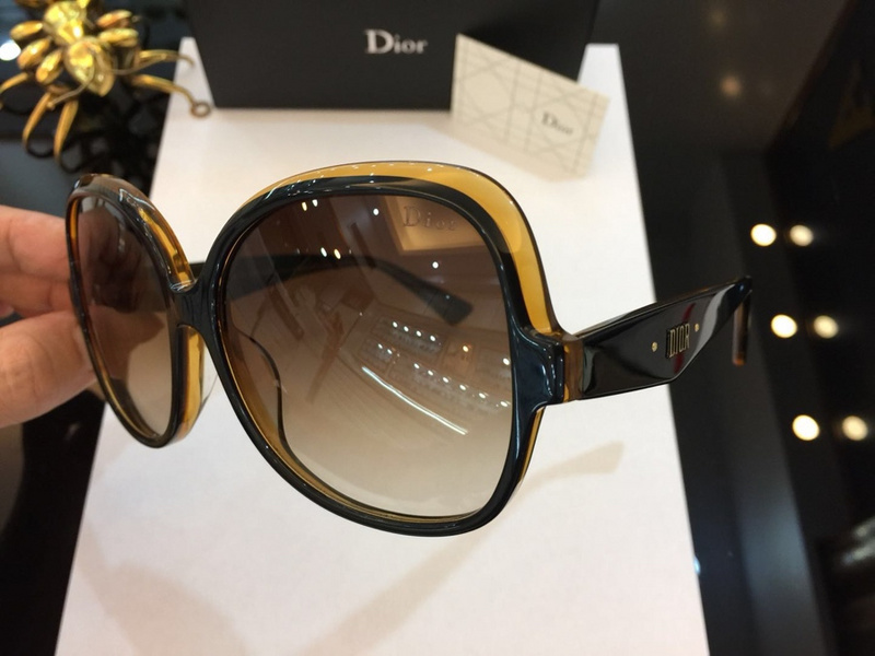 Dior Sunglasses AAAA-266