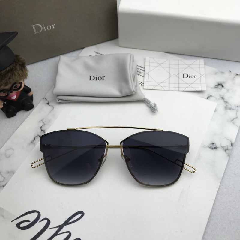 Dior Sunglasses AAAA-442