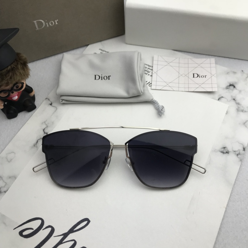 Dior Sunglasses AAAA-444