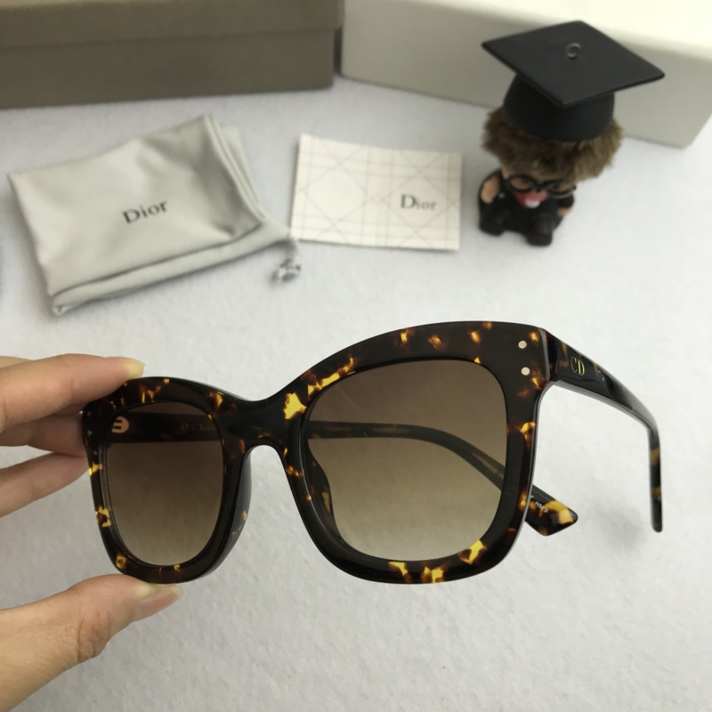Dior Sunglasses AAAA-547