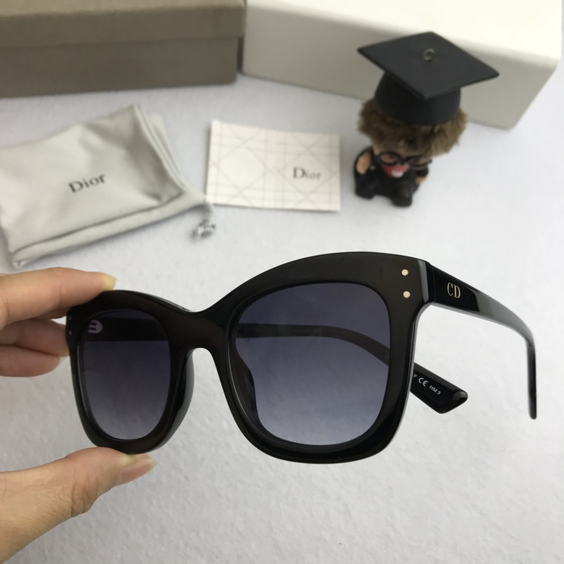Dior Sunglasses AAAA-551